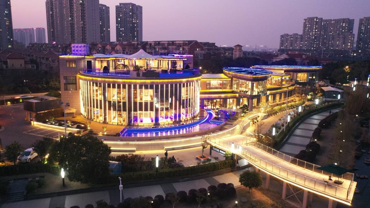 清风明月酒店外观夜景